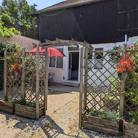 Les Gites De Cour Remond Villers-la-Faye Bagian luar foto